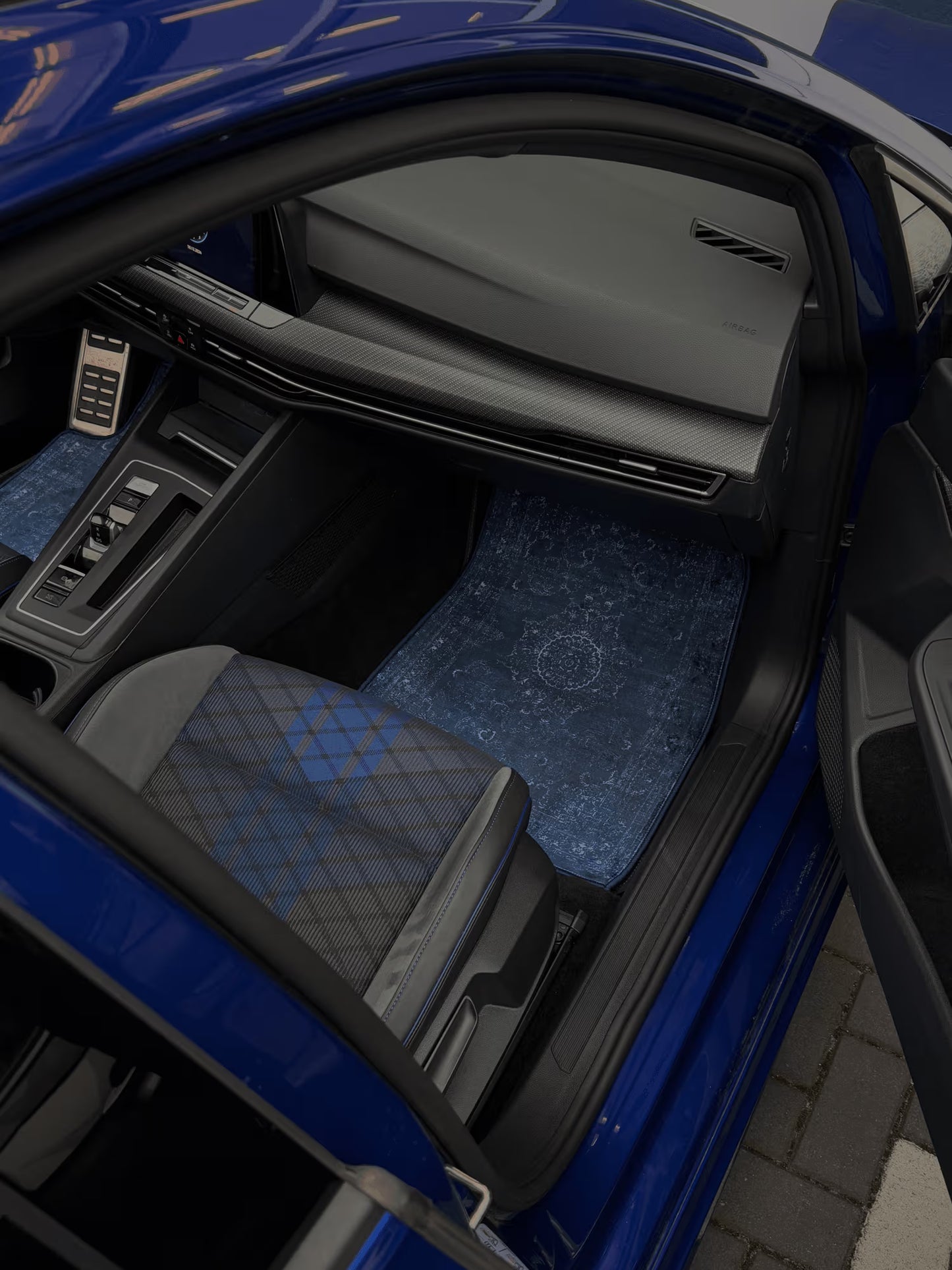 Ensemble de Tapis de Voiture Bleu Nuit – Design Oriental Élégant & Protection Complète (4 Pièces)