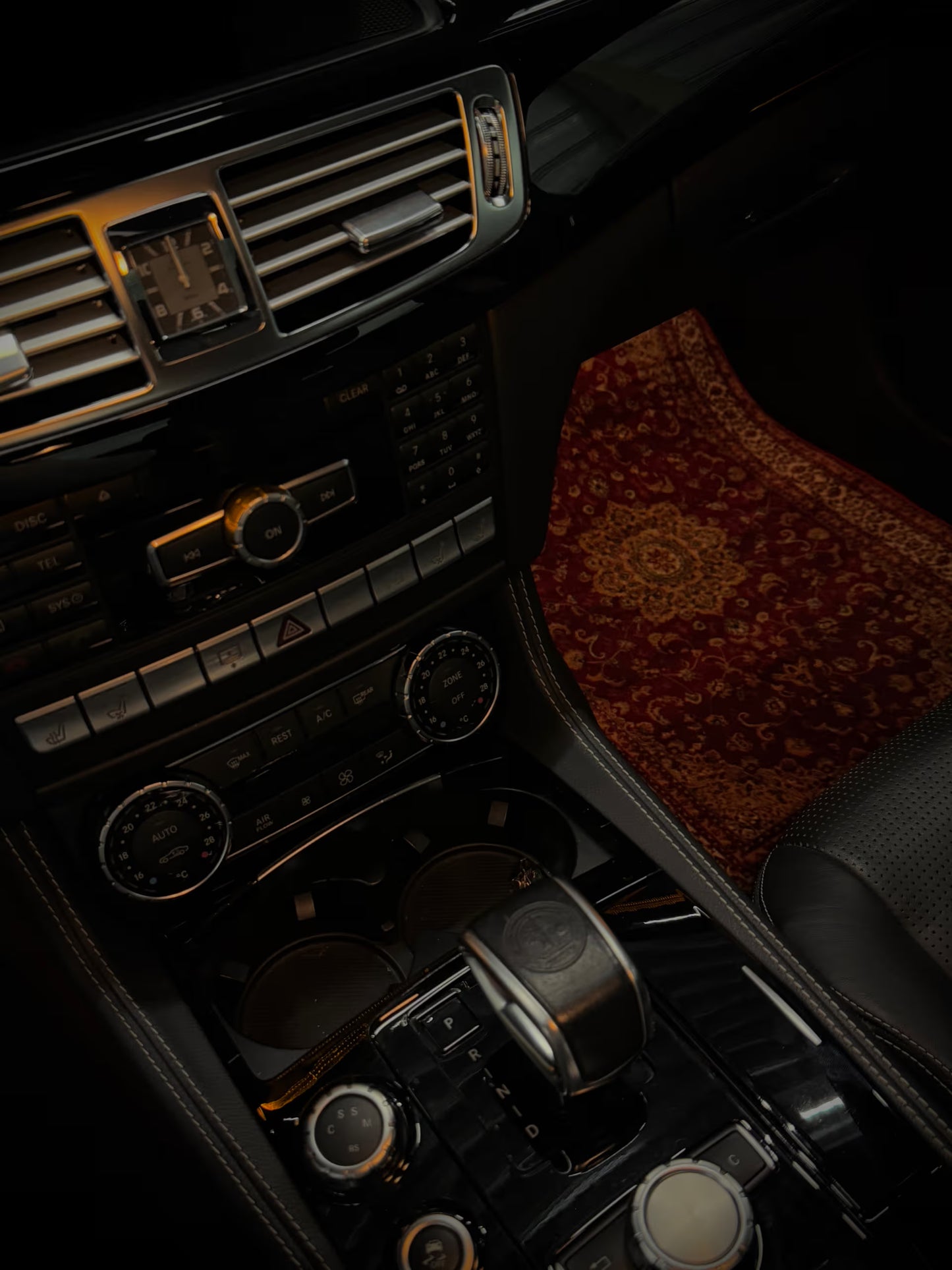 ARTAPI – HENNA – Jeu de Tapis de Voiture Universels – Motif Oriental Rouge – Antidérapants