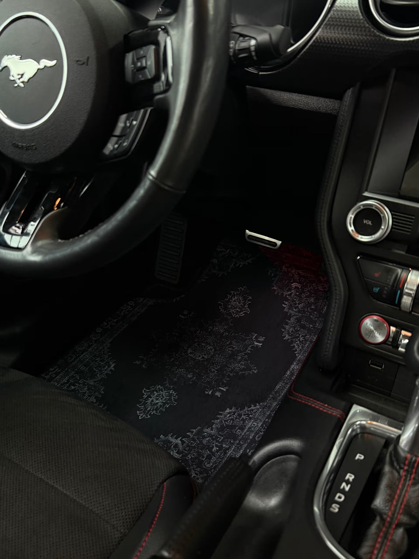 9AMAR – Jeu de Tapis de Voiture Universels – Noir Profond – Motif Oriental – Antidérapants
